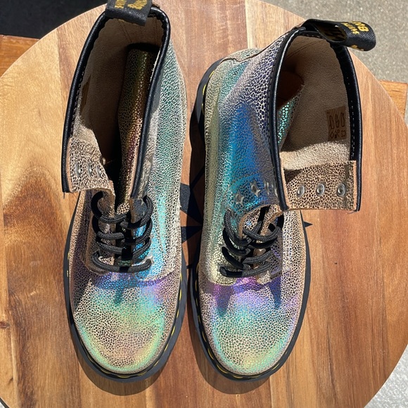 Dr. Martens Women’s 1460 Rainbow Ray Suede Lace Up Boots Size 9 - Picture 5 of 11